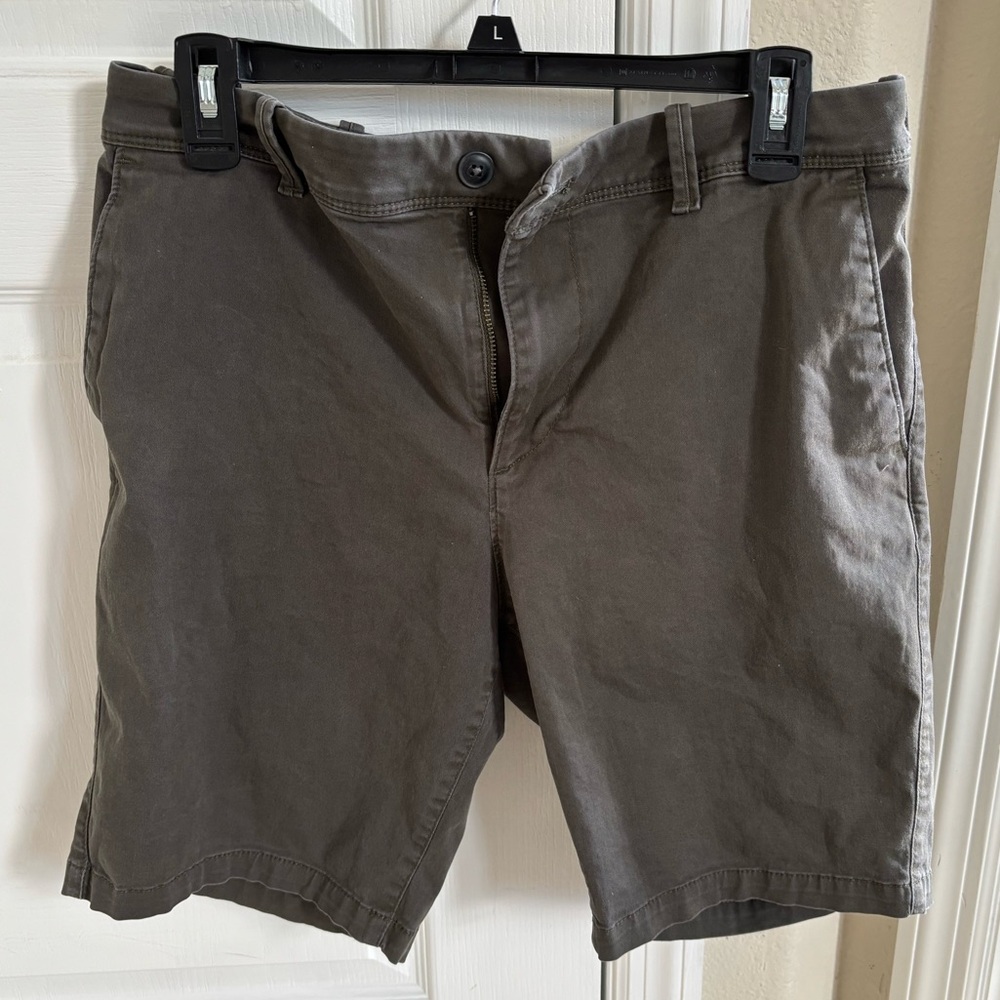 Express Men's Green Flat Front Shorts